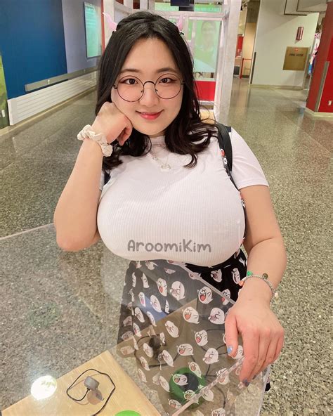 Aroomi Kim ☑️